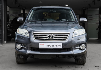 Подержанный автомобиль Toyota RAV4 2012 года (2 фото)