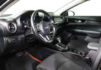 Подержанный автомобиль Kia Cerato Sedan 2020 года (10 фото)