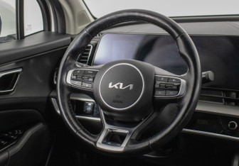 Подержанный автомобиль Kia Sportage 2023 года (15 фото)