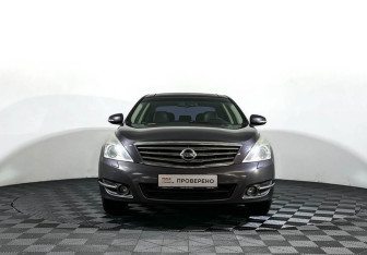 Подержанный автомобиль Nissan Teana 2012 года (2 фото)