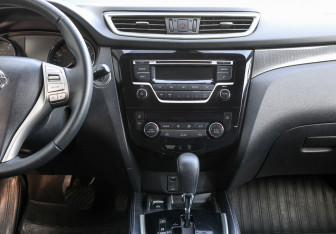 Подержанный автомобиль Nissan X-Trail 2017 года (14 фото)