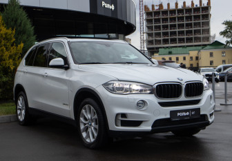 Подержанный автомобиль BMW X5 2017 года (2 фото)