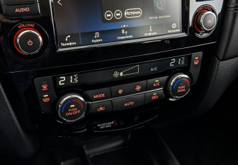 Подержанный автомобиль Nissan X-Trail 2022 года (27 фото)