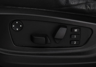 Подержанный автомобиль BMW X5 2009 года (17 фото)