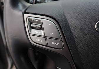 Подержанный автомобиль Hyundai Santa Fe 2015 года (14 фото)