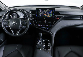 Подержанный автомобиль Toyota Camry Sedan 2021 года (10 фото)