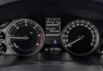 Подержанный автомобиль Toyota Land Cruiser Suv 2019 года (16 фото)