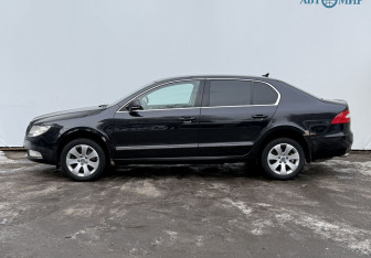 Подержанный автомобиль Skoda Superb Liftback 2012 года (8 фото)
