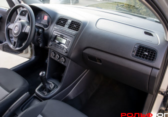 Подержанный автомобиль Volkswagen Polo Sedan 2011 года (7 фото)