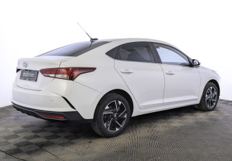 Подержанный автомобиль Hyundai Solaris Sedan 2021 года (5 фото)