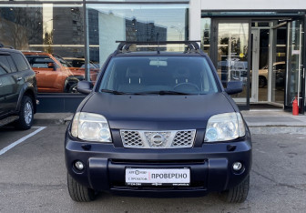 Подержанный автомобиль Nissan X-Trail 2004 года (2 фото)