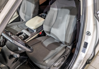 Подержанный автомобиль Kia Carnival 2021 года (20 фото)