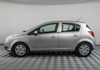 Подержанный автомобиль Opel Corsa 2008 года (8 фото)