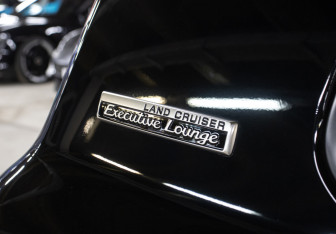 Подержанный автомобиль Toyota Land Cruiser Suv 2019 года (26 фото)