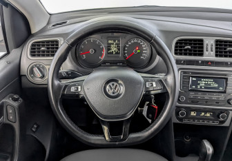 Подержанный автомобиль Volkswagen Polo Sedan 2016 года (21 фото)