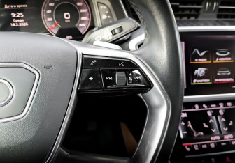 Подержанный автомобиль Audi A6 Sedan 2022 года (30 фото)