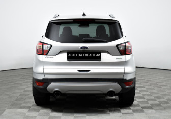 Подержанный автомобиль Ford Kuga 2017 года (4 фото)