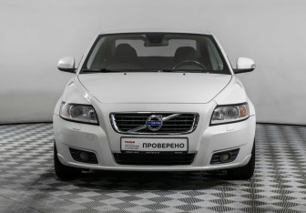 Подержанный автомобиль Volvo S40 2011 года (2 фото)