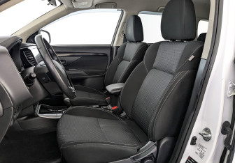 Подержанный автомобиль Mitsubishi Outlander 2019 года (20 фото)