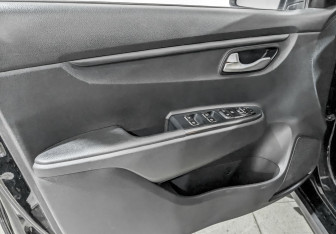 Подержанный автомобиль Kia Rio Hatchback 2020 года (18 фото)