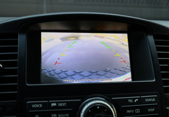 Подержанный автомобиль Nissan Pathfinder 2012 года (13 фото)