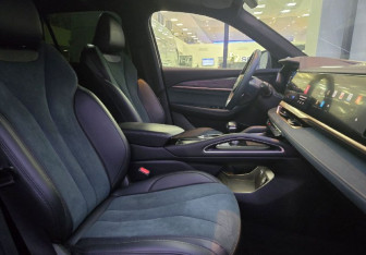 Подержанный автомобиль Geely Monjaro 2023 года (10 фото)