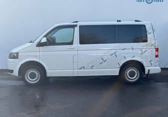 Подержанный автомобиль Volkswagen Transporter Minivan 2013 года (5 фото)