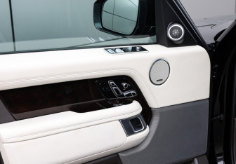 Подержанный автомобиль Land Rover Range Rover 2019 года (19 фото)