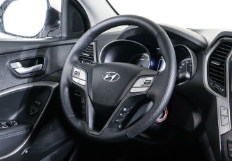 Подержанный автомобиль Hyundai Santa Fe 2015 года (14 фото)