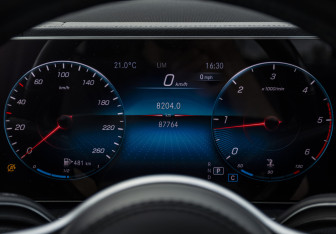 Подержанный автомобиль Mercedes-Benz GLE 2021 года (11 фото)