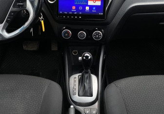 Подержанный автомобиль Kia Rio Sedan 2015 года (13 фото)