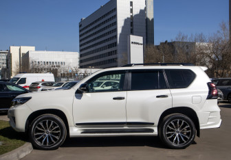 Подержанный автомобиль Toyota Land Cruiser Prado 2019 года (6 фото)