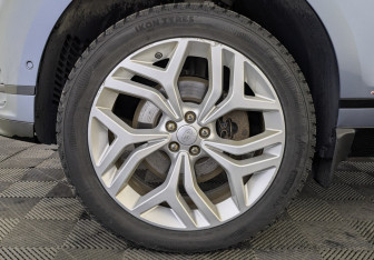 Подержанный автомобиль Land Rover Range Rover Velar 2017 года (12 фото)
