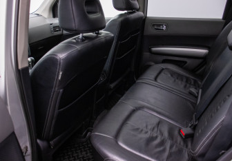 Подержанный автомобиль Nissan X-Trail 2008 года (11 фото)