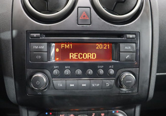 Подержанный автомобиль Nissan Qashqai 2011 года (19 фото)