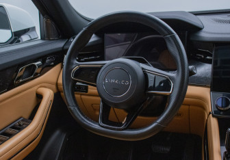 Подержанный автомобиль Lynk&Co 09 2022 года (14 фото)