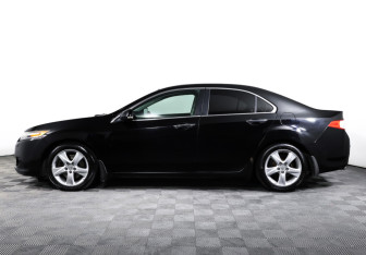 Подержанный автомобиль Honda Accord Sedan 2010 года (8 фото)
