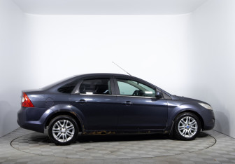 Подержанный автомобиль Ford Focus Sedan 2008 года (4 фото)