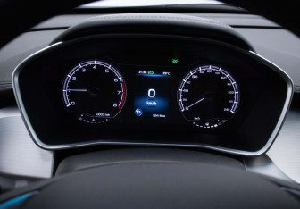 Подержанный автомобиль Geely Coolray 2022 года (12 фото)