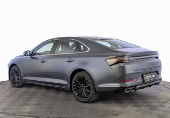 Подержанный автомобиль Geely Preface 2024 года (7 фото)