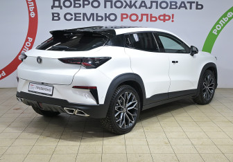 Подержанный автомобиль Changan UNI-T 2023 года (4 фото)