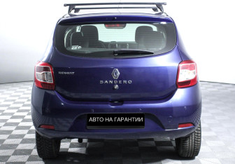 Подержанный автомобиль Renault Sandero 2019 года (4 фото)
