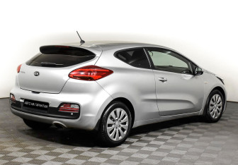Подержанный автомобиль Kia Ceed Hatchback 2014 года (5 фото)