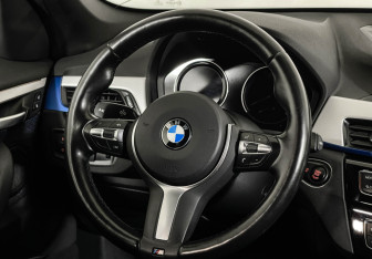 Подержанный автомобиль BMW X1 2019 года (15 фото)