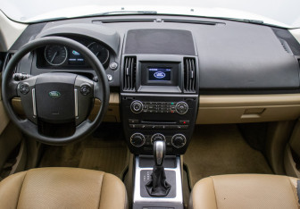 Подержанный автомобиль Land Rover Freelander 2013 года (13 фото)