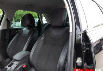 Подержанный автомобиль Citroen C4 Hatchback 2011 года (12 фото)