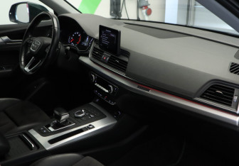 Подержанный автомобиль Audi Q5 2017 года (25 фото)