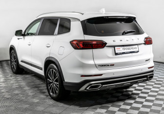 Подержанный автомобиль Chery Tiggo 8 Pro 2022 года (7 фото)