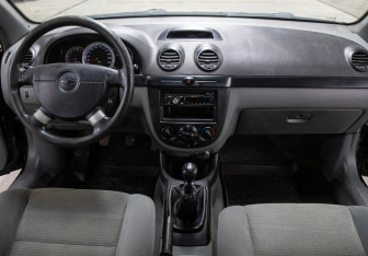 Подержанный автомобиль Chevrolet Lacetti Hatchback 2007 года (14 фото)