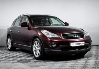 Подержанный автомобиль Infiniti QX50 2015 года (3 фото)